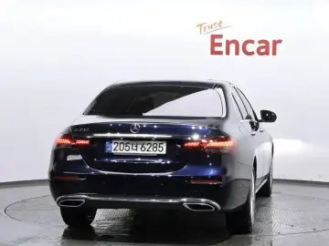 2022 Mercedes-Benz E-Класс с пробегом 52 975 км