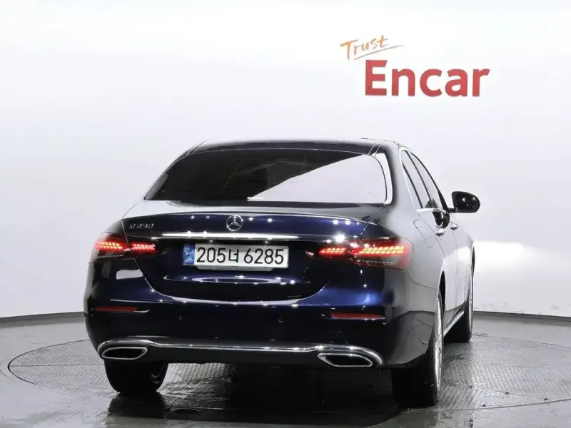 2022 Mercedes-Benz E-Класс с пробегом 52 975 км