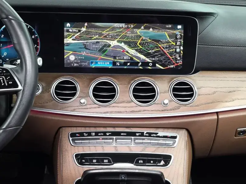 2022 Mercedes-Benz E-Класс с пробегом 52 975 км
