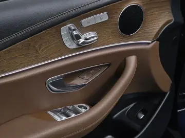 2022 Mercedes-Benz E-Класс с пробегом 52 975 км