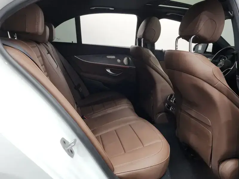 2022 Mercedes-Benz E-Класс с пробегом 23 586 км