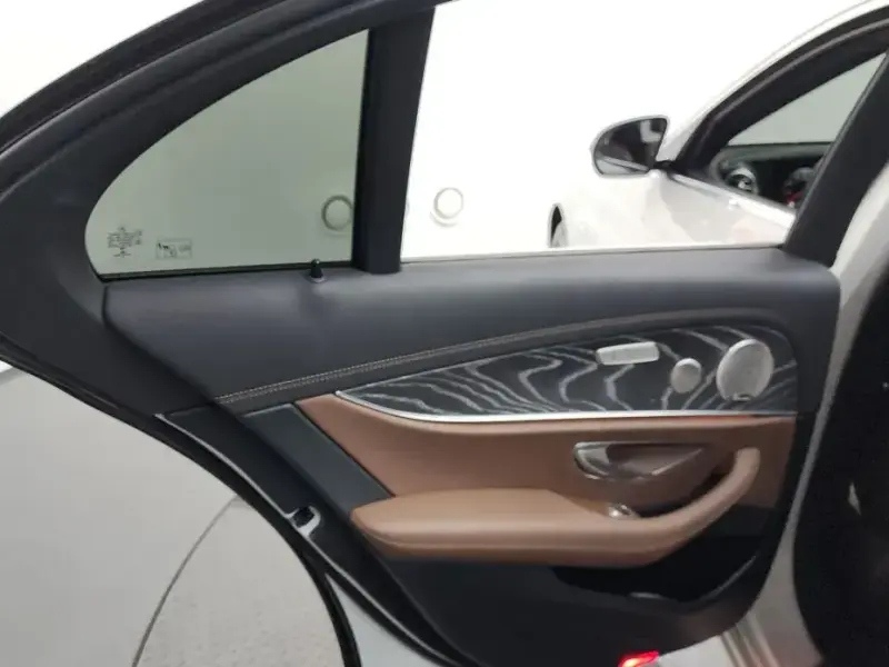 2022 Mercedes-Benz E-Класс с пробегом 23 586 км