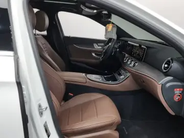 2022 Mercedes-Benz E-Класс с пробегом 23 586 км