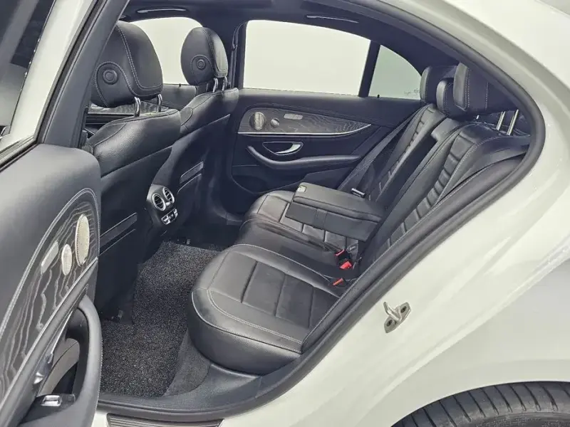 2023 Mercedes-Benz E-Класс с пробегом 53 298 км