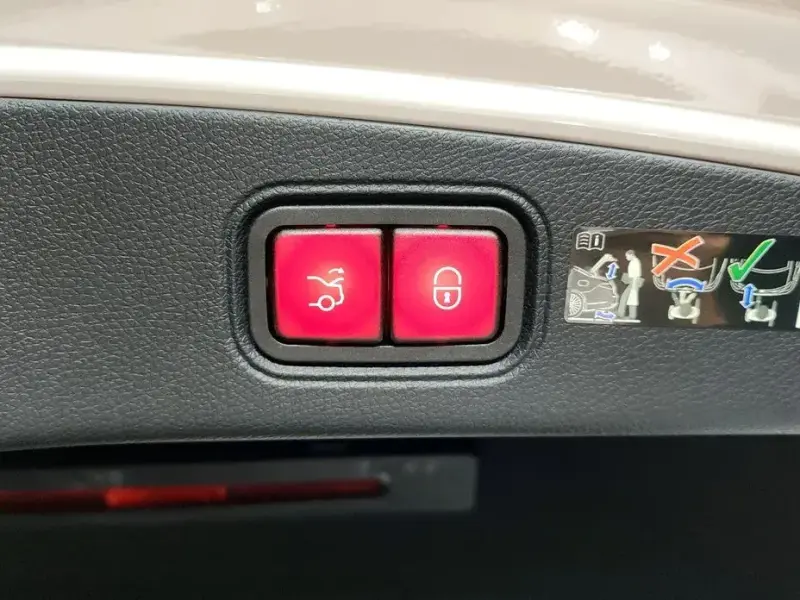 2023 Mercedes-Benz E-Класс с пробегом 17 472 км