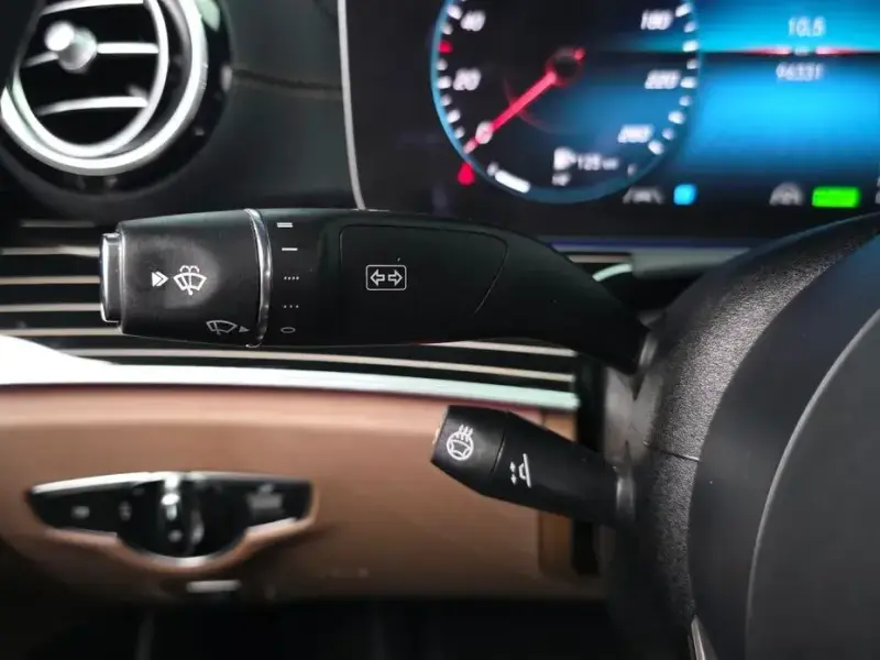 2021 Mercedes-Benz E-Класс с пробегом 96 331 км