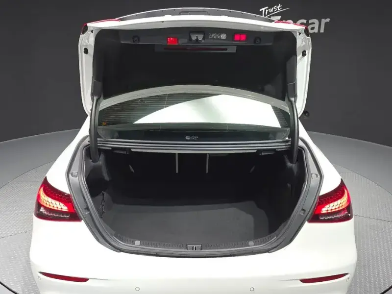 2023 Mercedes-Benz E-Класс с пробегом 38 393 км