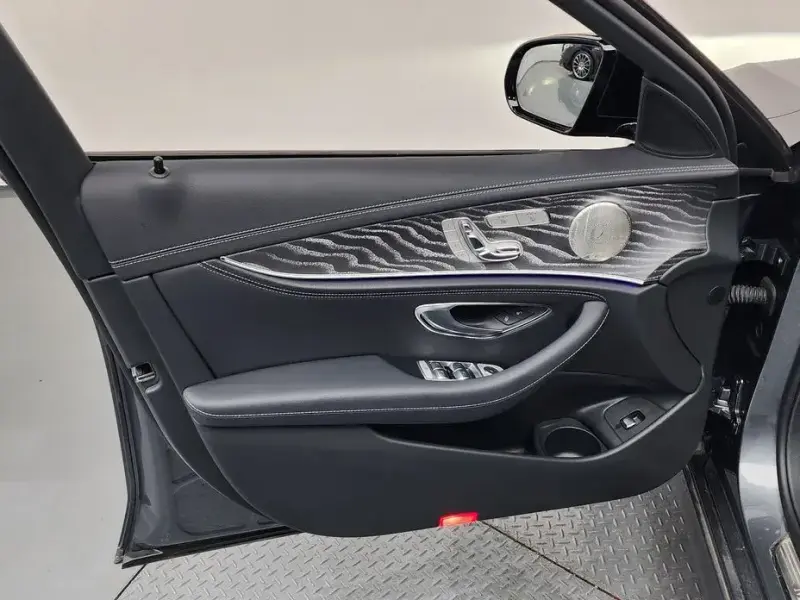 2023 Mercedes-Benz E-Класс с пробегом 26 966 км