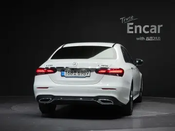 2023 Mercedes-Benz E-Класс с пробегом 13 536 км