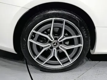 2022 Mercedes-Benz E-Класс с пробегом 14 092 км