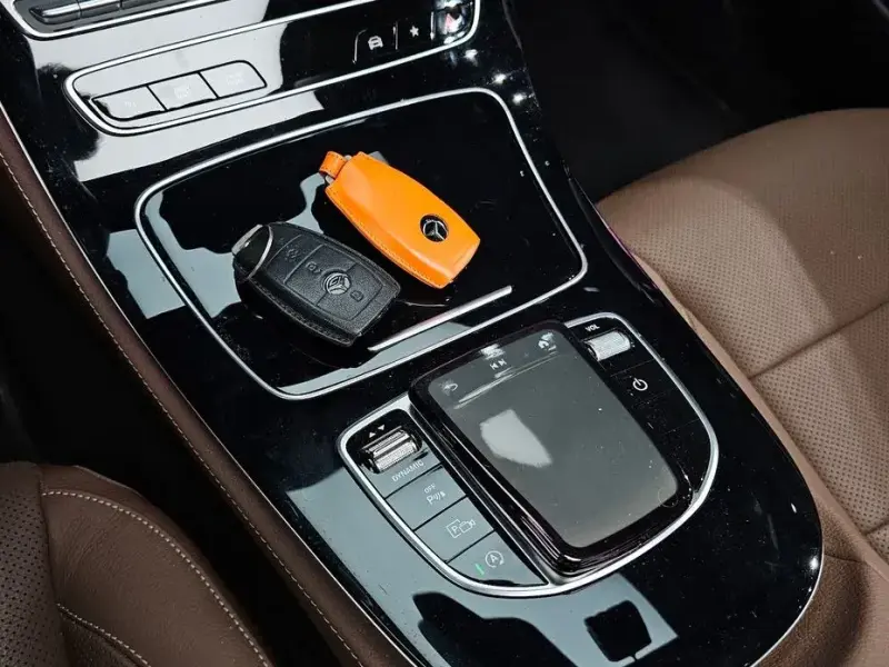 2023 Mercedes-Benz E-Класс с пробегом 31 768 км