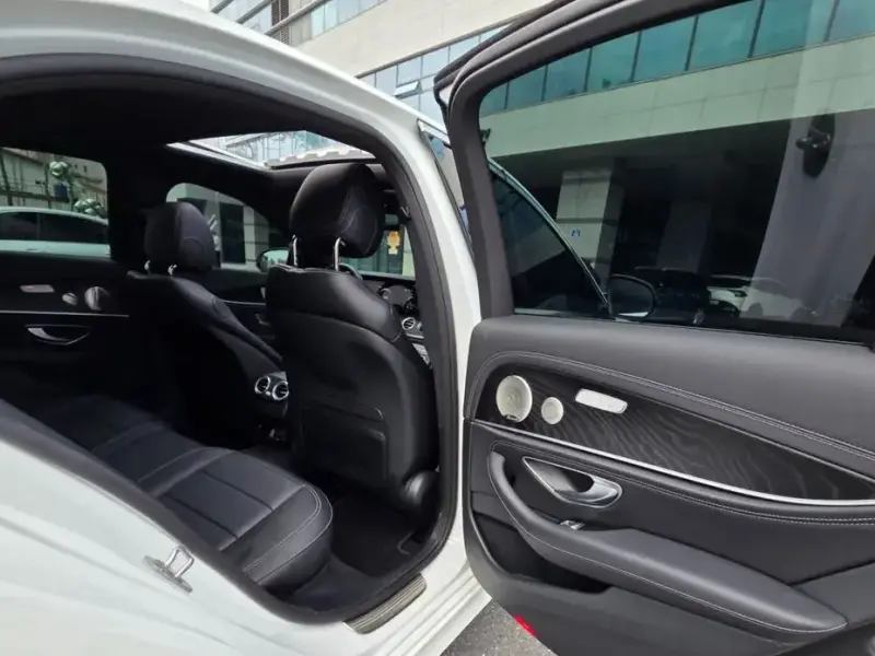 2022 Mercedes-Benz E-Класс с пробегом 56 190 км