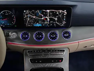 2023 Mercedes-Benz E-Класс с пробегом 10 181 км