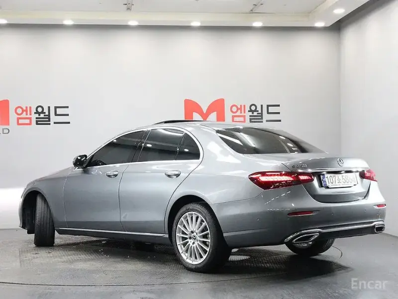 2023 Mercedes-Benz E-Класс с пробегом 40 001 км