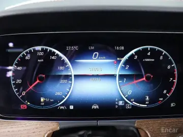 2023 Mercedes-Benz E-Класс с пробегом 40 001 км