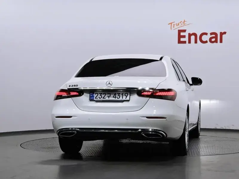 2022 Mercedes-Benz E-Класс с пробегом 64 750 км