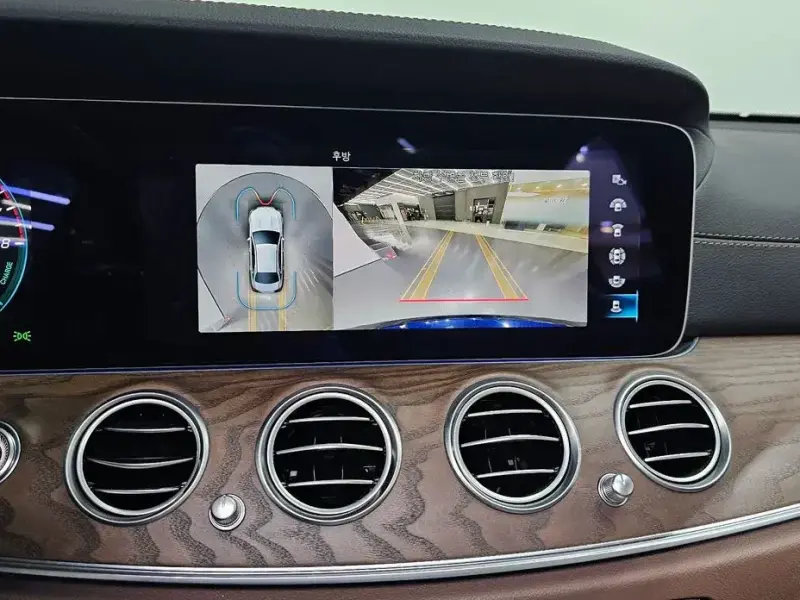 2023 Mercedes-Benz E-Класс с пробегом 28 860 км