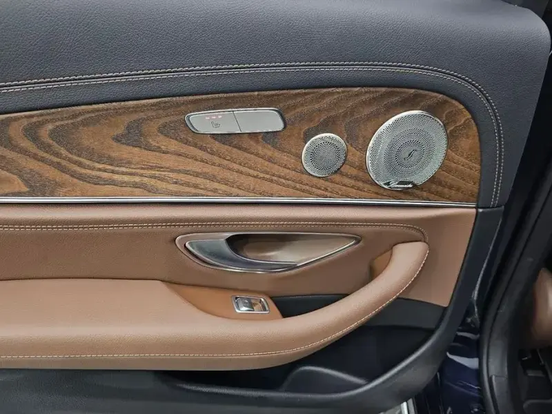 2023 Mercedes-Benz E-Класс с пробегом 28 860 км
