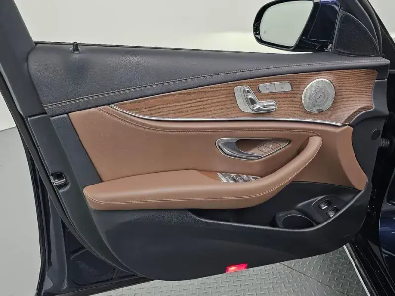 2023 Mercedes-Benz E-Класс с пробегом 28 860 км