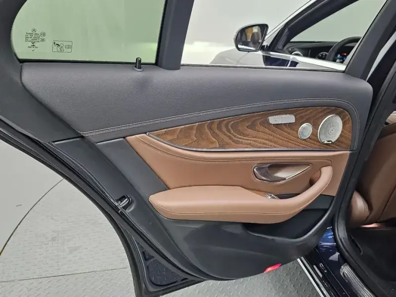 2023 Mercedes-Benz E-Класс с пробегом 28 860 км