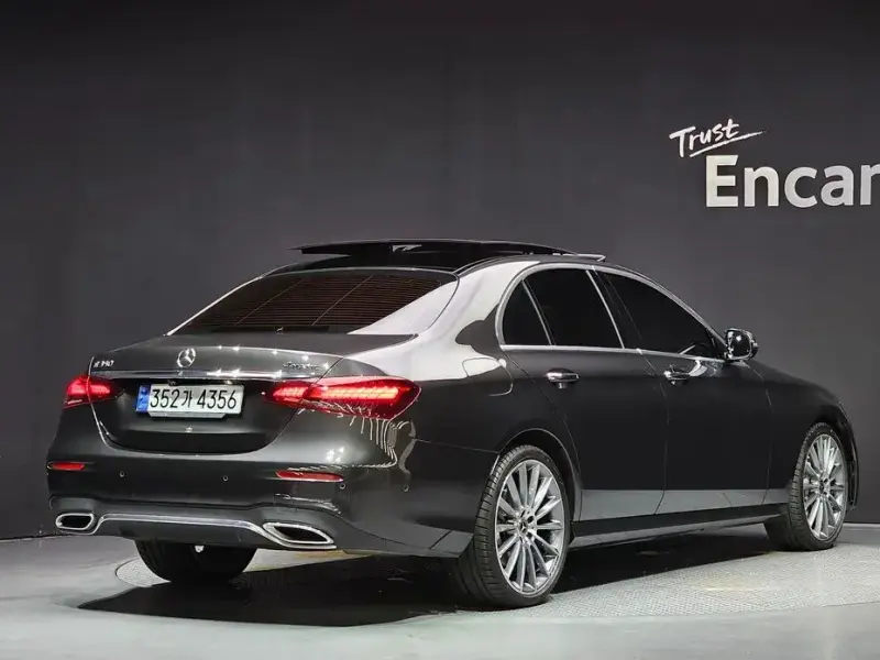 2021 Mercedes-Benz E-Класс с пробегом 31 478 км