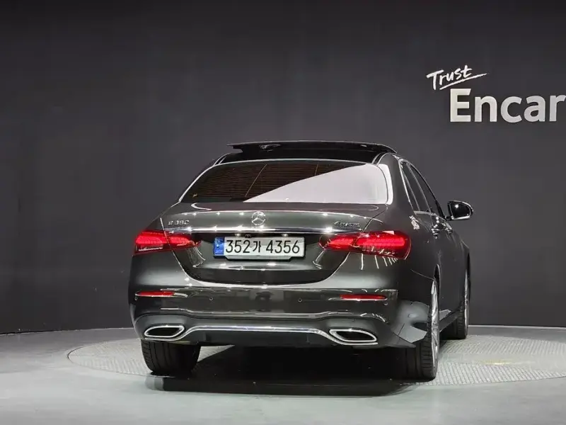 2021 Mercedes-Benz E-Класс с пробегом 31 478 км