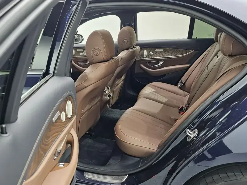 2023 Mercedes-Benz E-Класс с пробегом 28 860 км