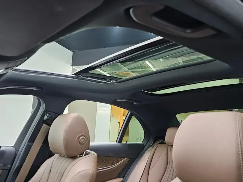 2023 Mercedes-Benz E-Класс с пробегом 28 860 км