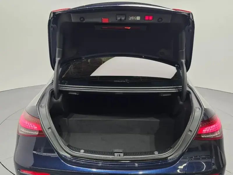 2023 Mercedes-Benz E-Класс с пробегом 28 860 км