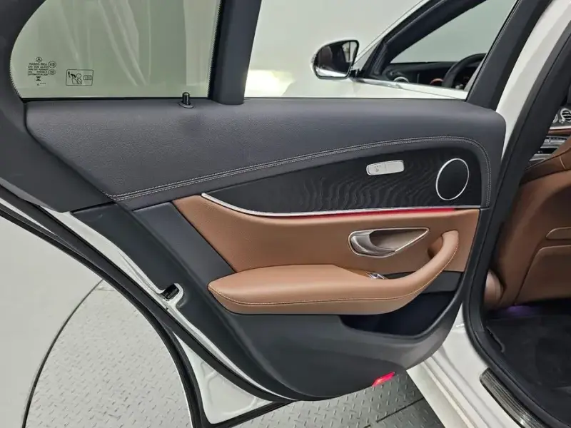 2023 Mercedes-Benz E-Класс с пробегом 15 721 км