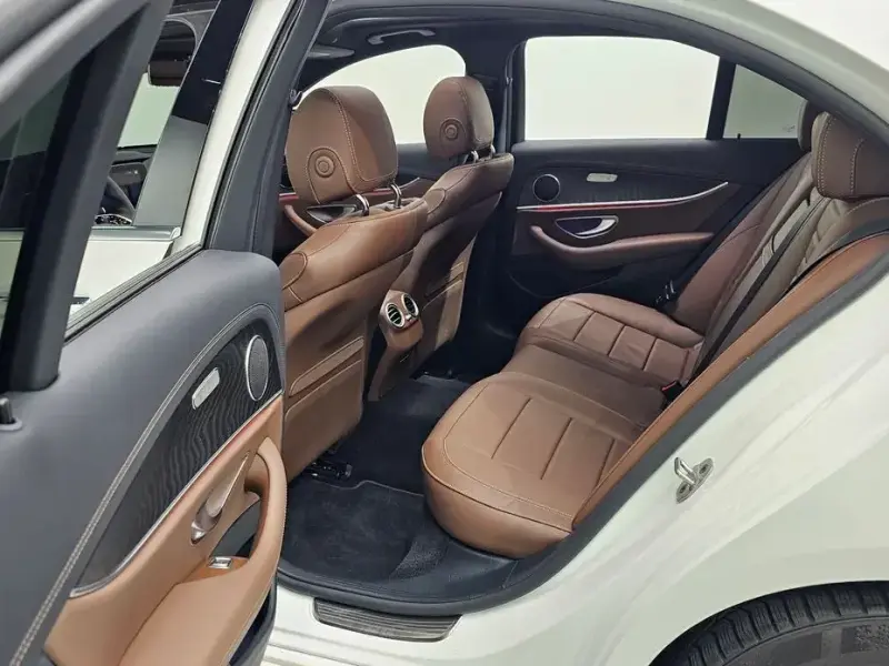 2023 Mercedes-Benz E-Класс с пробегом 15 721 км