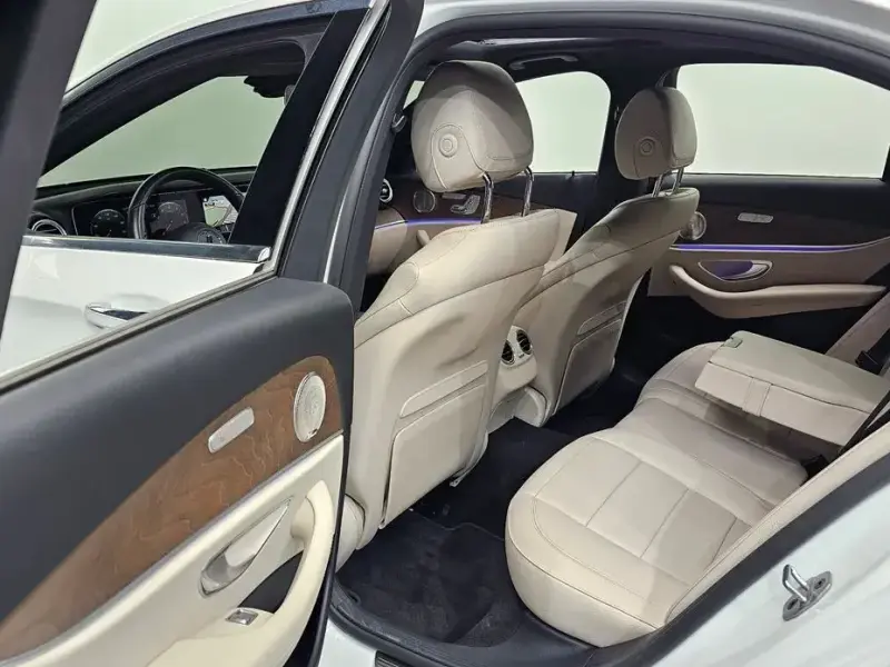 2022 Mercedes-Benz E-Класс с пробегом 33 587 км