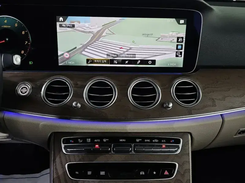 2022 Mercedes-Benz E-Класс с пробегом 33 587 км