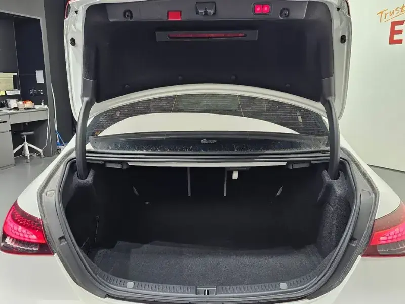 2022 Mercedes-Benz E-Класс с пробегом 33 587 км