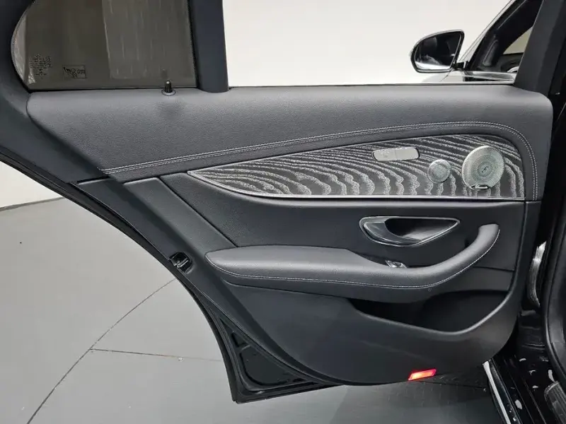 2022 Mercedes-Benz E-Класс с пробегом 57 969 км