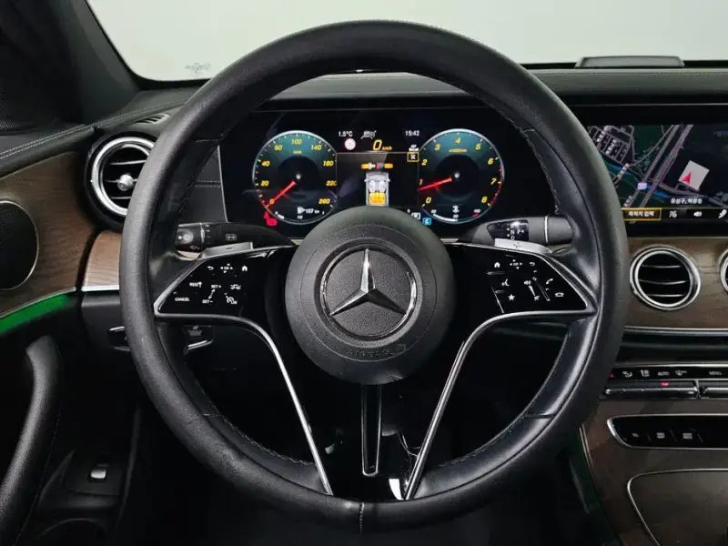 2022 Mercedes-Benz E-Класс с пробегом 85 653 км