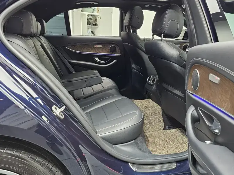 2021 Mercedes-Benz E-Класс с пробегом 97 359 км