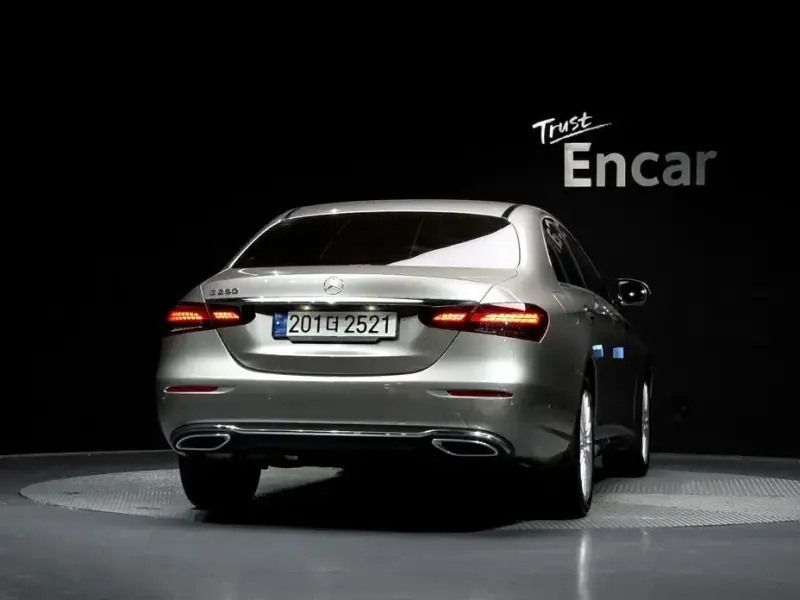 2022 Mercedes-Benz E-Класс с пробегом 52 310 км