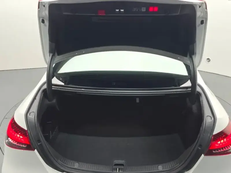 2023 Mercedes-Benz E-Класс с пробегом 33 233 км