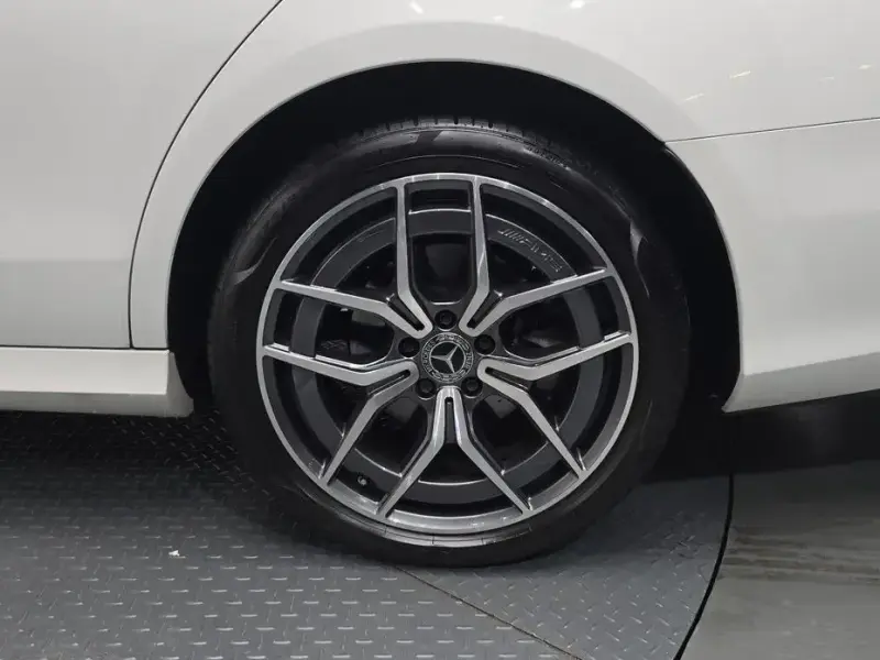 2023 Mercedes-Benz E-Класс с пробегом 33 233 км