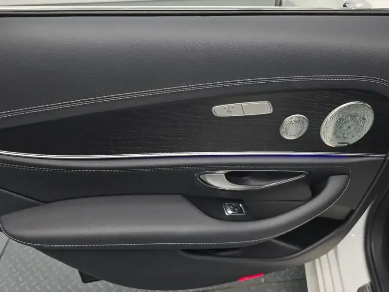 2023 Mercedes-Benz E-Класс с пробегом 33 233 км