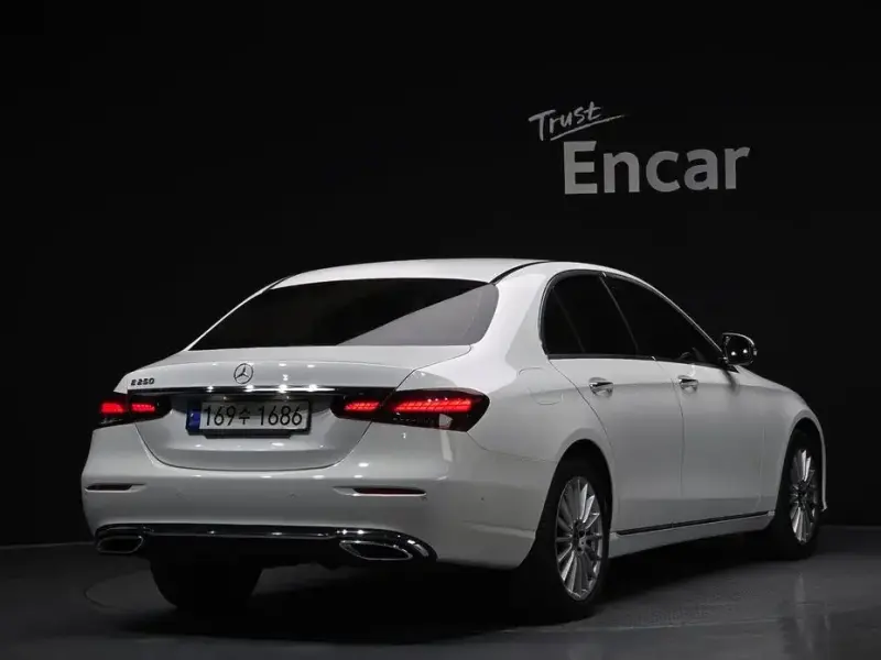 2022 Mercedes-Benz E-Класс с пробегом 23 148 км