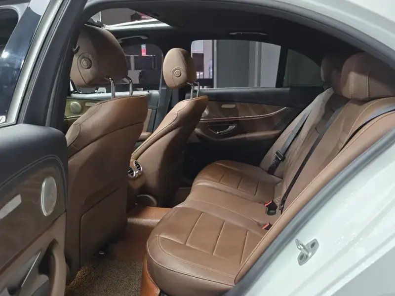 2022 Mercedes-Benz E-Класс с пробегом 23 148 км