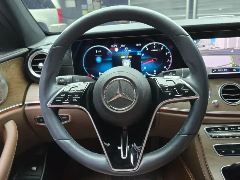 2022 Mercedes-Benz E-Класс с пробегом 23 148 км