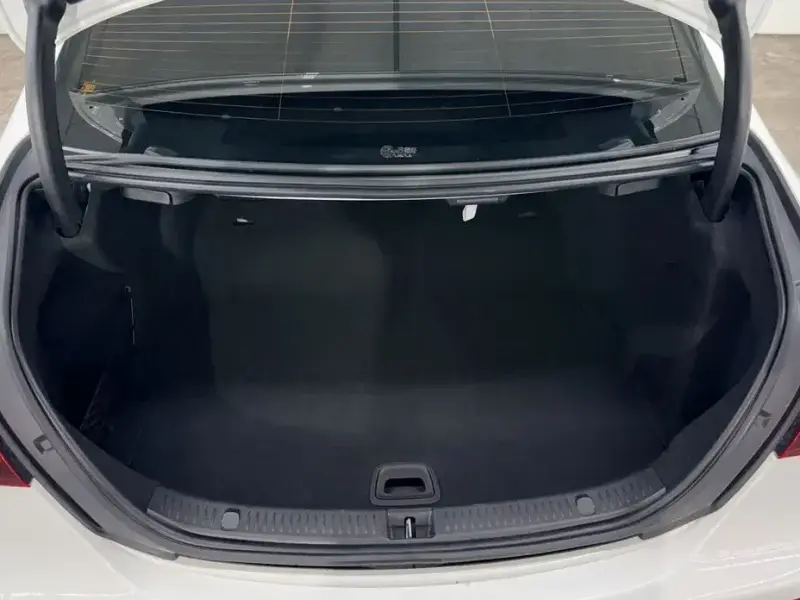 2022 Mercedes-Benz E-Класс с пробегом 35 929 км