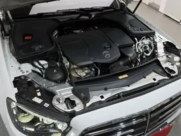2022 Mercedes-Benz E-Класс с пробегом 90 341 км