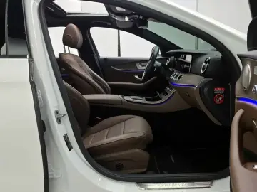 2022 Mercedes-Benz E-Класс с пробегом 90 341 км