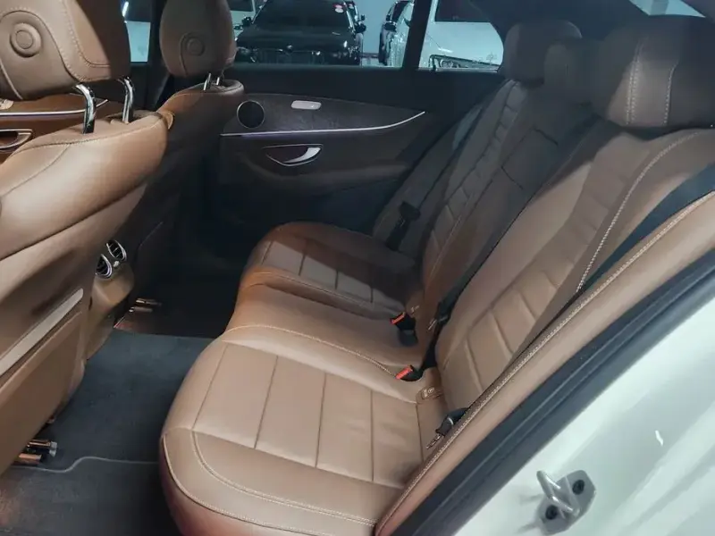 2022 Mercedes-Benz E-Класс с пробегом 39 025 км