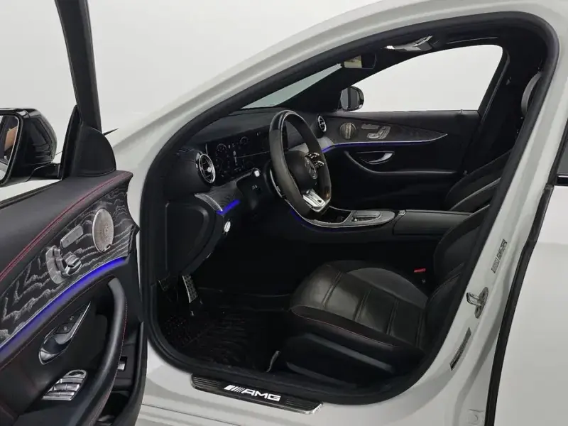 2023 Mercedes-Benz E-Класс с пробегом 44 233 км
