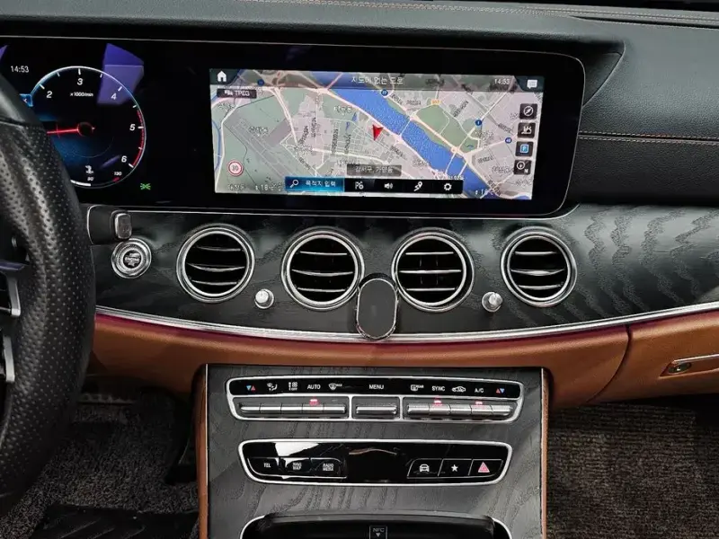 2021 Mercedes-Benz E-Класс с пробегом 64 157 км